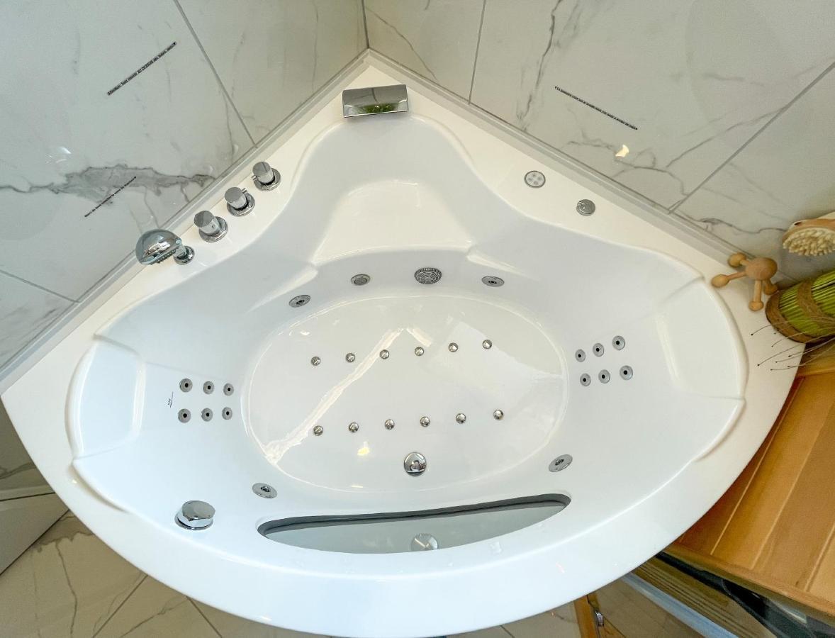Votre Escale Boule D Or Sauna & Spa Niort Exterior foto